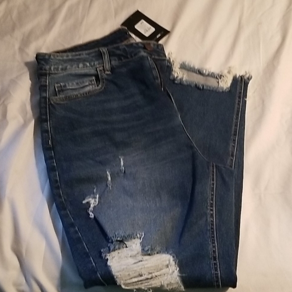 Brand New! Fashion Nova Curve Jeans - Picture 6 of 7
